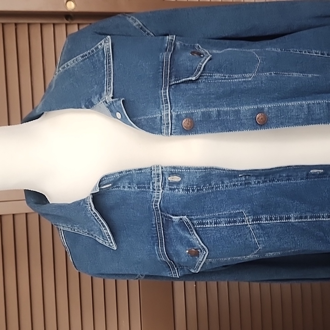 Jean's Jacket, Button Down